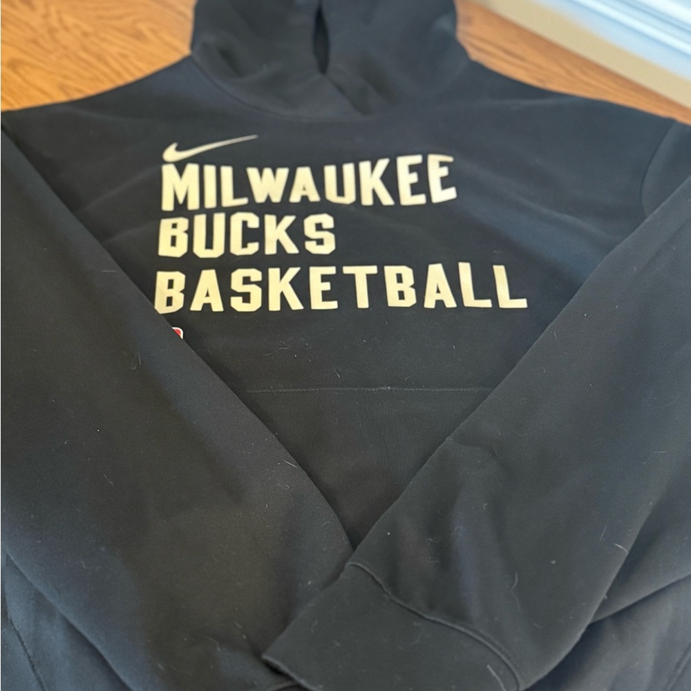 NIKE BRAND, Milwaukee Bucks Basketball Hoodie/Sweatshirt - Sz (M) Black Clothing - Picture 5 of 8